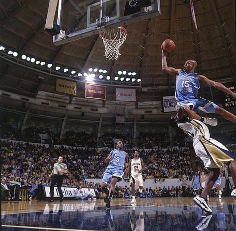 Best Dunks, College Basketball Players, Nba Photos, Tarheels Basketball, Vince Carter, Sports Clips, Unc Basketball, Shooting Guard, Nba Pictures