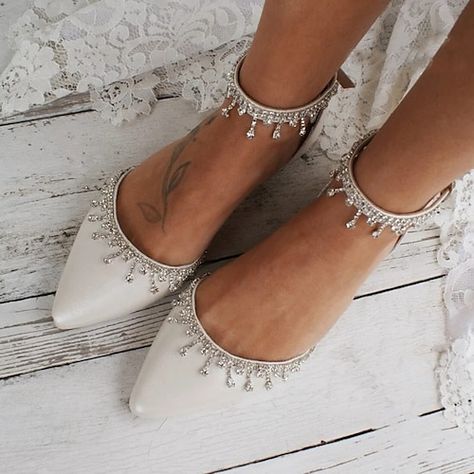 Bride Shoes Wedding Flats, Bridesmaid Winter Shoes, Wedding Ballet Shoes, Wedding Bride Shoes Comfortable, Bride Shoes Flat, Comfortable Flat Wedding Shoes For Bride, Wedding Shoes Comfortable Flats, Flat Bride Shoes, Wedding Flats For Bride Sandals