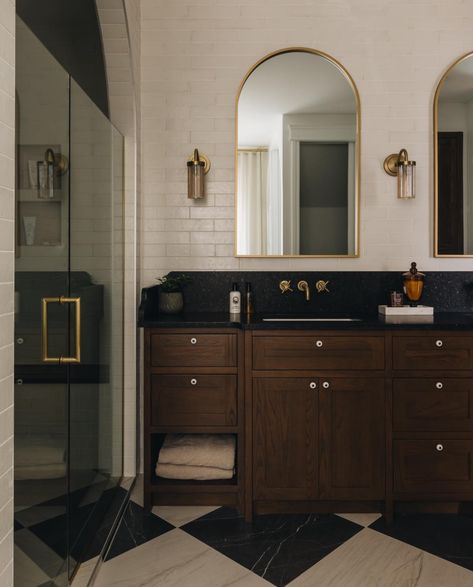 Dark Powder Room Ideas, European Eclectic, Dark Wood Vanity, Lauren Aesthetic, Moody Bathroom, Powder Bathroom, Earthy Palette, Earthy Home, Eclectic Bathroom