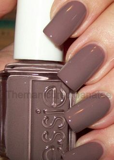 #BEAUTY, #RELATIONSHIPS #Fashion #Animals #Outfits #Winter Outfits #Animals Nails For September, Sns Nails Colors, Nail Paint Shades, Brown Nail Polish, Brown Nail, September Nails, Makijaż Smokey Eye, Essie Nail, Cozy Autumn