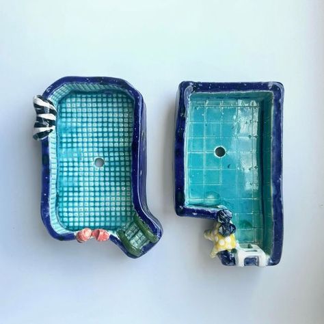 Love in Pottery on Instagram: "stunning ceramic swimming pool soap dish collections by @uglyduckpottery ! 🙈😘💚 FOLLOW👉 @loveinpottery for more pottery contents ☕️ !  visit their page and support 💕  Follow us on @mustvisitguide (Travel Lovers) & @musthomeguide (Interior Lovers) !  #tableware #ceramicstudio #handmadeceramics #homedecor #wheelthrown #craft #porcelain #clay #design #instapottery #glaze #interiordesign #pottery #keramik #ceramica #ceramicartist #contemporaryceramics #potterylove #ceramicsculpture #ceramique" Non Functional Ceramics, Useful Ceramic Projects, Ceramics Gift Ideas, Clay Swimming Pool, Swimming Pool Clay Tray, Clay Soap Holder, Soap Ceramic, Clay Dish Ideas, Pottery Handbuilding Ideas