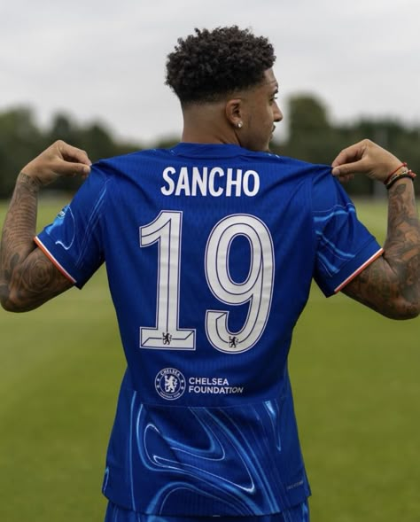 Jadon Sancho Chelsea, Sancho Haircut, Sancho Chelsea, Jason Sancho, Casual Interview Outfits Women, Chelsea Fc Wallpaper, Soccer Images, Chelsea Wallpapers, Peaky Blinders Thomas