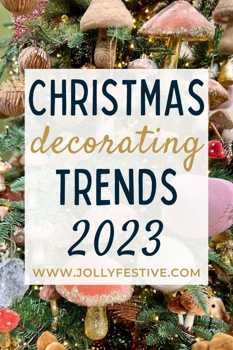 🎄 Ready for the most fabulous Christmas decorating trends of 2023? Explore the hottest holiday décor ideas this year that'll transform your home into a winter wonderland! From the latest Christmas color trends to what to hang on your Christmas tree in 2023, we've got it all. Christmas Tree Colour Scheme, Christmas Decor Trends, Christmas Tree Decorating Themes, Unique Christmas Trees, Red Christmas Tree, Black Christmas Trees, Traditional Christmas Tree, Fabulous Christmas, Christmas Color