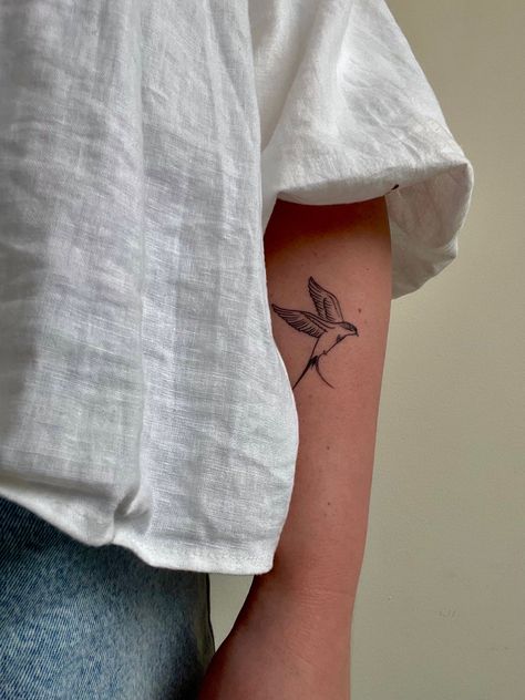 fine line minimal swallow tattoo bird sparrow f Wispy Lines Tattoo, Swallow Tattoo Leg, Swallow Bird Tattoo Fine Line, Minimal Sparrow Tattoo, Line Art Bird Tattoo, Swallow Line Tattoo, Bird Tattoo Aesthetic, Fine Line Sparrow Tattoo, Fine Line Robin Tattoo