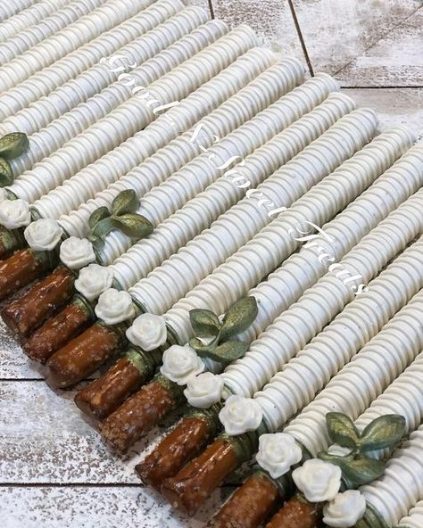 Wedding Pretzels Rods, Elegant Pretzel Rods, Wedding Chocolate Pretzels, Chocolate Dipped Pretzels Wedding, Boho Pretzel Rods, Wedding Chocolate Covered Pretzels, Wedding Pretzel Rods, Pretzel Rod Display Ideas, Decorated Pretzel Rods