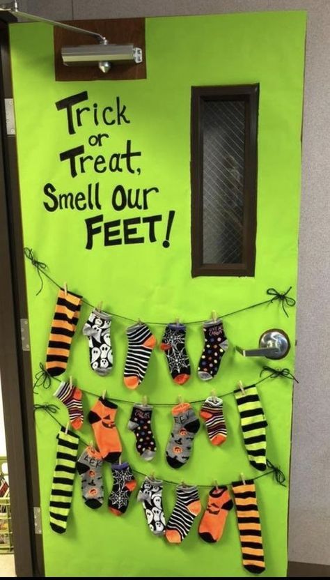 Brown Classroom Door, Trick Or Treat Smell Our Feet Door, Elementary Classroom Halloween Party Ideas, Preschool Quick Crafts, Trick Or Treat Door Decorations, Summertime Classroom Door Ideas, Trick Or Treat Smell My Feet Door, Smell My Feet Halloween Craft, August Door Ideas For Daycare