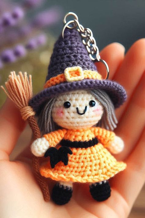 Crochet a simple and easy witch amigurumi keychain with this beginner-friendly pattern. Perfect for Halloween or as a whimsical gift! Halloween Crochet For Beginners, Crochet Halloween Keychain Pattern Free, Halloween Crochet Patterns Free Easy, Amigurumi Keychain Pattern, Crochet Turtle Pattern Free, Crocheted Bookmarks, Witch Keychain, Witch Amigurumi, Crochet Fall Decor