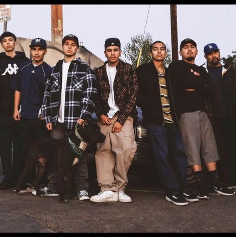 90s Chicano Style, Tupac Outfits, Takuache Outfits Guys, Gangster Outfit, Gangster Style, Estilo Cholo, Cholo Style, Chicana Style