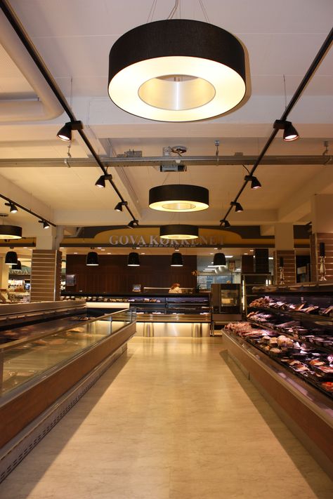 ON THE SPOT  Retail LED light project SuperGova Spice Store, Led Light Projects, Company Ideas, Spotlight Lighting, Retail Store Interior, Store Interiors, Food Projects, Store Design Interior, Spot Light