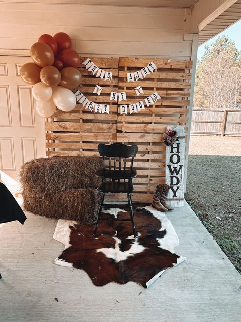 Rodeo Theme Centerpiece Ideas, First Cowboy Birthday Party, Rodeo Party Backdrop, 1st Rodeo Birthday Backdrop, My First Rodeo Birthday Banner, 2nd Birthday Western Theme, Two Rowdy Birthday Theme, First Rodeo Birthday Balloon Arch, 1st Western Birthday Party