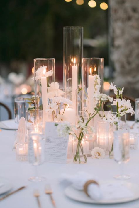 Bud Vases Wedding, Bud Vase Centerpiece, Round Wedding Tables, Candles And Flowers, Candles Flowers, Candle Wedding Centerpieces, Wedding Vases, Wedding Flower Inspiration, Wedding Reception Tables