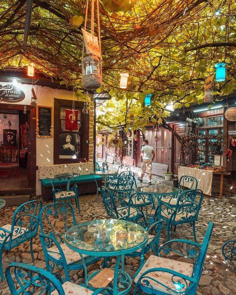 This outdoor sitting area in Turkey Outdoor Sitting, Outdoor Sitting Area, Outdoor Cafe, Outdoor Restaurant, Sitting Area, Best Funny Pictures, Meme Pictures, Patio Umbrella, Beautiful Places