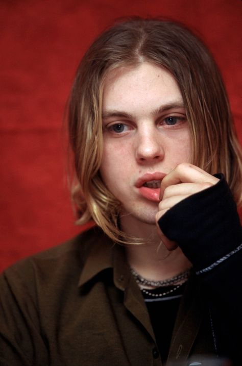 Aka Wallpaper, Michael Pitt, Wallpaper Wall Decor, Things To Do With Boys, Boardwalk Empire, Punk Hair, Grunge Skater, Angel Face, 90s 00s