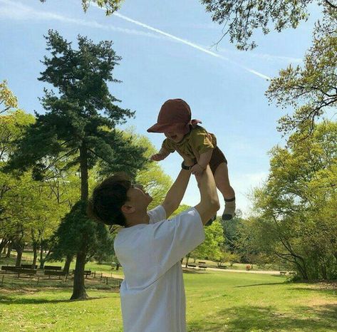 Couple With Baby, Father And Baby, Ulzzang Kids, Cute Asian Babies, Korean Babies, Asian Kids, Asian Babies, Dad Baby, Ulzzang Couple