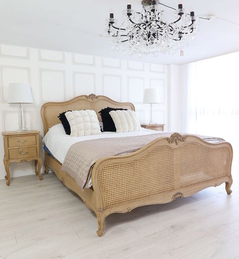 French Style Home, Shabby Chic Bedroom Furniture, Chic Natural, Rattan Bed, French Bed, Curved Headboard, French Bedroom, House Bedrooms, Closet Room