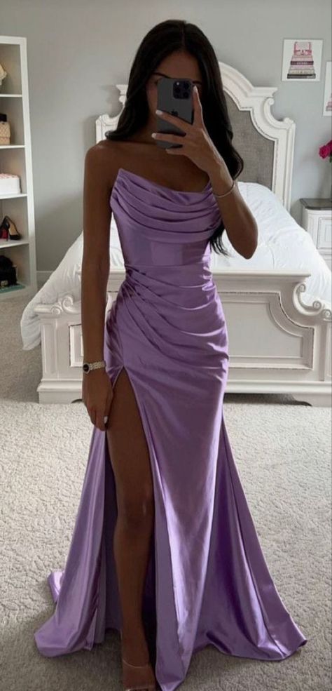 Grad Dresses For Brunettes, Semi Formal Purple Dress, Graduation Dress Purple, Lavender Dress Prom, Pastel Purple Prom Dress, Purple Prom Dresses Long, Violet Prom Dresses, Purple Dress Aesthetic, Vestido Color Lila