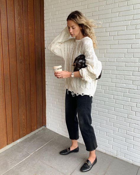 The looks with loafers that might change my mind about this shoe trend How To Style Loafers Women, Loafer Outfits Women, Gucci Loafers Outfit, Loafers Women Outfit, Loafers Street Style, How To Style Loafers, Black Loafers Outfit, Loafers For Women Outfit, Loafers Outfits