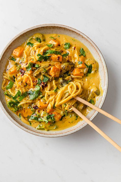 Miso Recipes Vegetarian, Vegan Autumn Soup, Healthy Ramen Recipes Vegetarian, Miso Coconut Ramen, Veggie Miso Ramen, Simple Vegan Ramen, Tofu Miso Ramen, Palmini Noodles, Vegan Miso Ramen