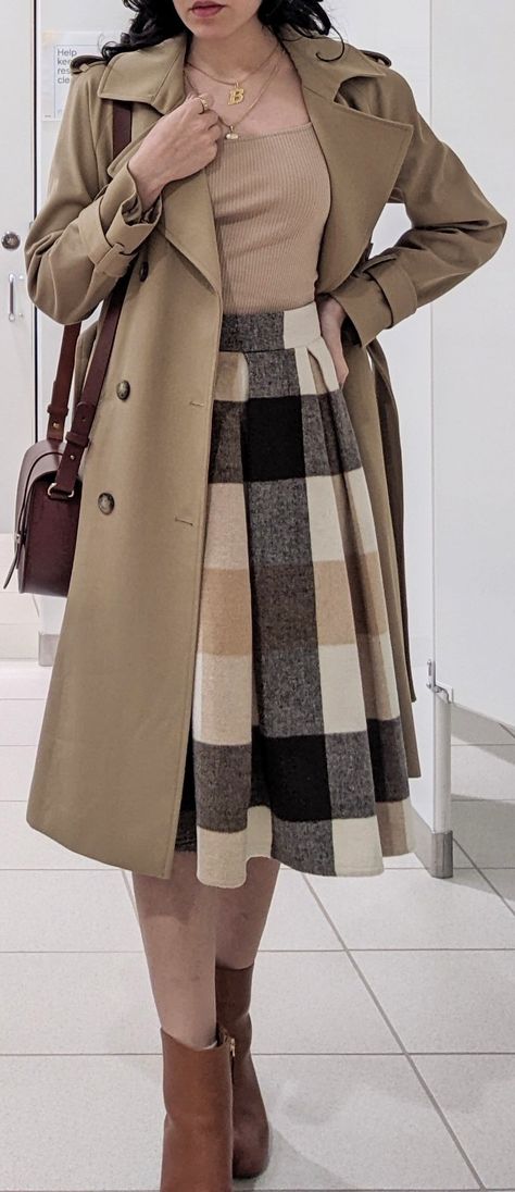 Trench Coat Midi Skirt Outfit, Trench Coat And Long Skirt Outfit, Long Skirt Outfits For Winter Coat, Coat And Skirt Formal, Skirt And Trench Coat Outfit, Trench Coat And Skirt Outfit, Trench Coat Skirt Outfit, Trench Coat With Skirt, Beige And Brown Outfit Ideas