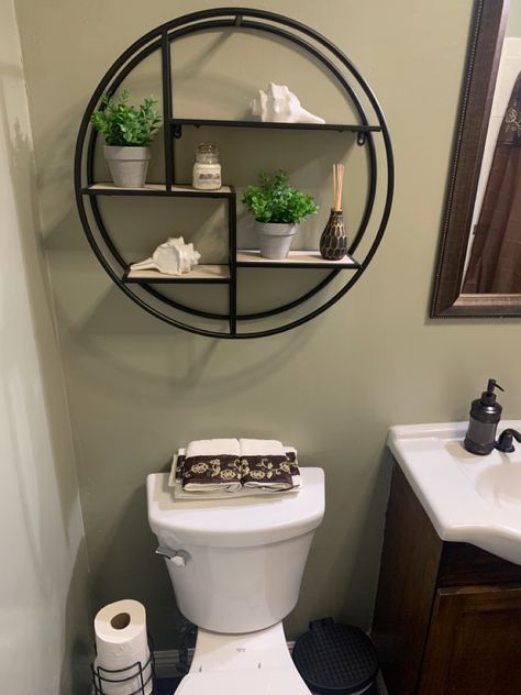 Circle Shelf Decor Bathroom, Round Shelf Decor Bathroom, Circular Shelf Decor, Round Shelf Decor Ideas, Circle Shelf Decor, Round Bathroom Shelf, Bathroom Decor With Plants, Small House Bathroom, Redecorate Living Room