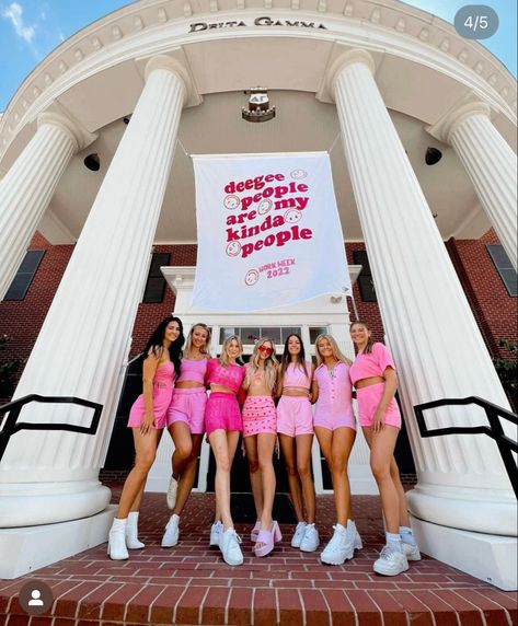 Gphi Bid Day Themes, Sorority Work Week, Sorority Photoshoot, Vsco Ideas, Abc Party Costumes, Sorority Poses, Abc Party, Sorority Girls, Sorority Recruitment Outfits