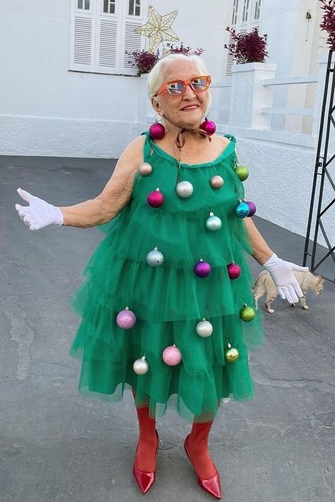 Xmas Costumes Women, Funny Christmas Costumes Hilarious, Whoville Diy Costume, Grinch Dress Up Day At School, Christmas Parade Outfits, Christmas Ornament Costume, Grinch Costume Women, Who From Whoville Costume, Diy Whoville Costumes