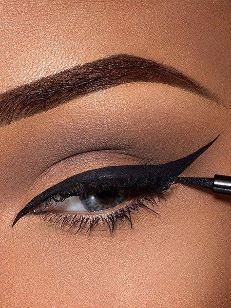 Modern Eyeliner, Cat Eye Eyeliner Tutorial, Eyeliner Tutorials, Eyeliner Trends, Creative Eyeliner, Eyeliner Guide, Cat Eye Eyeliner, Classic Eyeliner, Eye Eyeliner