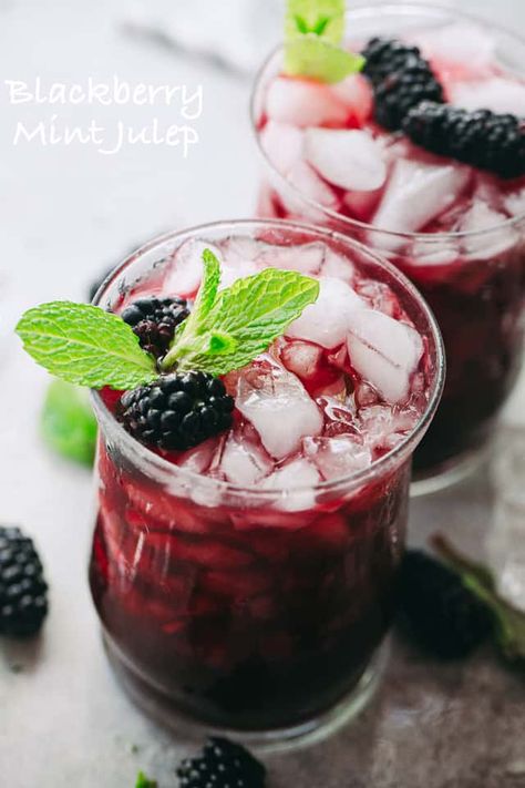 Fruity Summer Cocktails, Julep Recipe, Mint Julep Recipe, Mint Drink, Mint Cocktails, Lime Margarita, Summer Cocktail Recipes, Cocktail Recipes Easy, Pretty Drinks