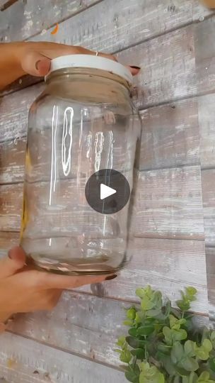 Vidros Decorados Ideas, Big Glass Jar Ideas, Big Glass Jar, Repurposed Tire, Decoupage Jars, Diy Jar Crafts, Christmas Floral Arrangements, Christmas Floral, Mason Jar Crafts