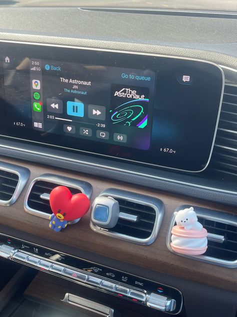 Korean Car Accessories, Kpop Car Interior, Kpop Car Accessories, Kpop Car Decor, Tata Plushie Aesthetic, Jin Driving Car, Bt21 Car Accessories, Jin The Astronaut, Pink Beetle