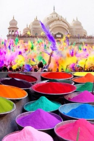 India                                                Italy                           …… Holi Festival India, Holi Festival, Color Festival, We Are The World, Amazing Travel Destinations, I Want To Travel, Future Travel, Dream Destinations, Travel Bucket