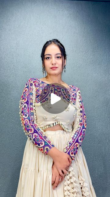 Kuch Work Blouse Designs, Latest Designer Dresses Indian Style, Navratri Chaniya Choli Latest, Navratri Blouse Pattern Latest, Navratri Blouse Designs, Choli Pattern, Full Sleeves Blouse Designs, Dress Designs For Stitching, Choli Blouse Design