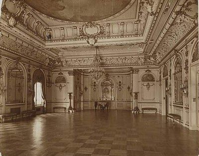 Townsend Mansion DC ballroom Dark Academia Mansion, Black Mansion, Ballroom Aesthetic, Gothic Victorian House, Vintage Mansion, Embassy Row, Old Money House, Old Mansion, Old Manor