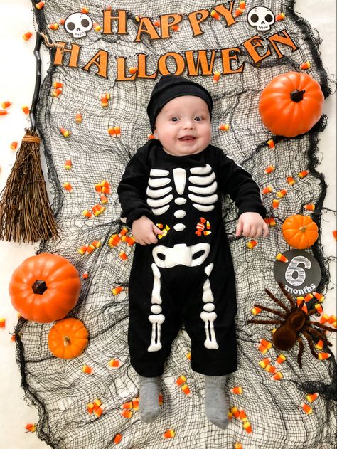 My First Halloween Picture Ideas, First Halloween Photoshoot Ideas, 3month Halloween Photoshoot, 5 Month Halloween Photoshoot, 5 Month Old Halloween Photoshoot, 2 Month Halloween Photoshoot, Halloween Diy Photoshoot, Half Birthday Halloween Theme, 3 Month October Pictures