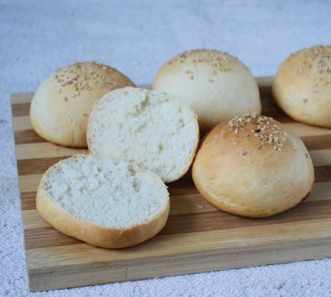 Hamburger Bun Recipe No Egg, Homemade Burger Buns, Burger Buns Recipe, Hamburger Bun Recipe, Homemade Hamburger Buns, Egg Burger, Easy Hamburger, Eggless Baking, Best Bread Recipe