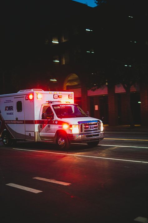 Emt Paramedic Aesthetic Wallpaper, Paramedics Aesthetic, Firefighters Wallpaper, Emergency Room Aesthetic, Ambulance Aesthetic, Emergency Aesthetic, Emt Paramedic Aesthetic, Ambulance Photography, Ems Photography