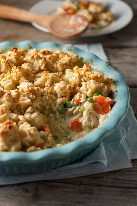 You are looking at a must try comfort food meal. I was never a fan of chicken pot pie until a friend so kindly brought me this dish after I had my baby a f Pie Crumble, Chicken Pot Pie Recipes, Cooking Classy, Chicken Pot, Chicken Pot Pie, Poultry Recipes, Pot Pie, Main Meals, Main Dish Recipes