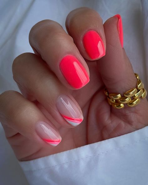 40 End of Summer Nails to Inspire You Short Nails Art Summer 2024, End Of Summer Nails Ideas Short, Bright Nails Short, Summer Gel Nails Ideas 2024 Short, Summer Party Nails, Summer Nails 2024 Trends Short Simple, Short Nail Designs Summer 2024, Short Nail Ideas Summer 2024, Simple Summer Nails Short