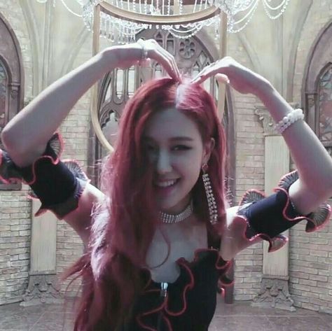 Rosé Red Hair, Rosie Posie, Roseanne Park, Rose And Rosie, Rose Park, Rose Icon, Lisa Rosé, Victor Hugo, Park Chaeyoung