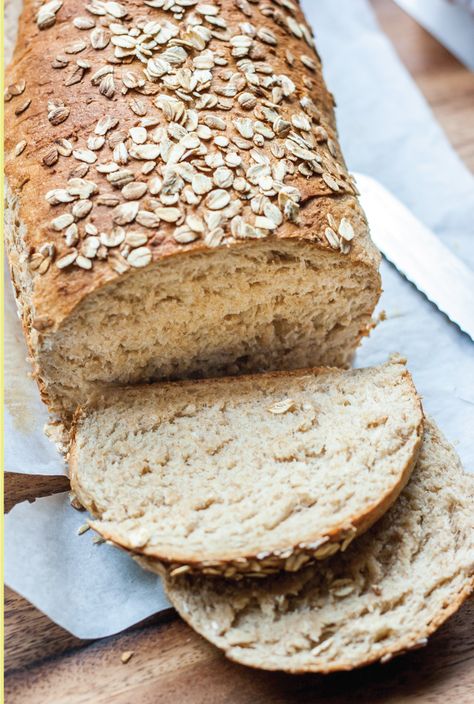 Honey Oat Bread, Oat Bread, Bread Machine Bread, Oatmeal Bread, Bread Soft, Savory Breads, Bread Maker Recipes, Honey Oats, Baking Breads