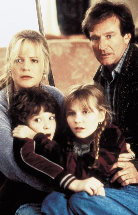 Bonnie Hunts as Sarah Whittle, Bradley Pierce as Peter Shepherd, Kirsten Dunst as Judy Shepherd & Robin Williams as Alan Parrish - Jumanji Jumanji Cast, Robin Williams Jumanji, Jumanji 1995, Madame Doubtfire, Akeelah And The Bee, Robin Williams Movies, Bonnie Hunt, Jumanji Movie, Bonnie Hunter