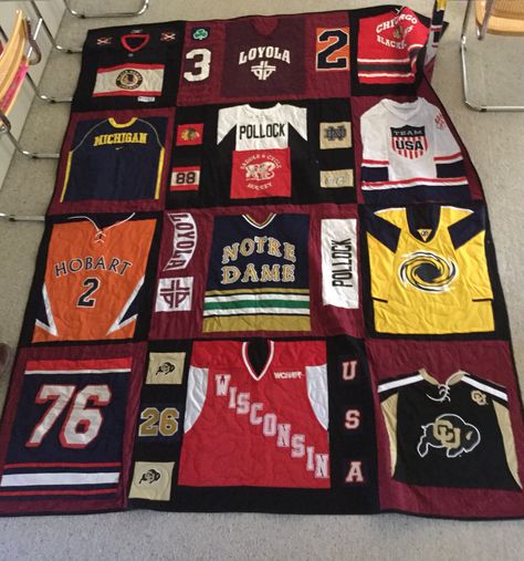 Jersey Quilt Diy How To Make, Baseball Jersey Quilt Ideas, Hockey Quilt Patterns, Hockey Quilts Ideas Patterns, Sports Quilts For Men, Hockey Quilts Ideas, Jersey Quilt Diy Sports, Baseball Jersey Quilt, Hockey Nursery