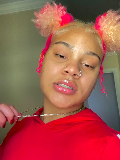 Piercing Black Women, Teeth Whitening Diy, Medusa Piercing, Face Piercings, Piercings Unique, Jewelry Tattoo, Black Person, Body Piercings, Body Mods