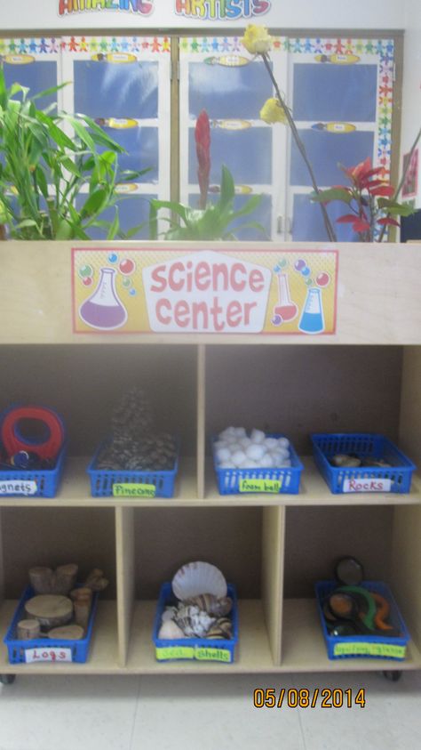 Science Center Prek, Science Station Preschool, Science Area For Toddlers, Science Preschool Center, Science Corner Preschool, Science Center Preschool Set Up, Preschool Science Center Ideas, Science Area Preschool, Osc Activities