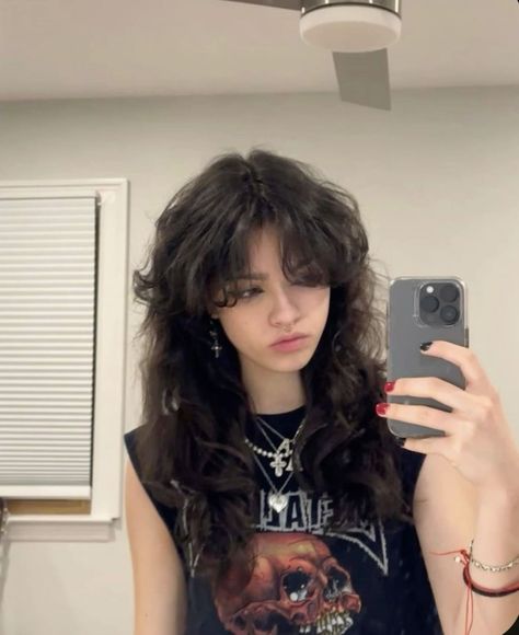 Hangodango on tiktok Hair Inspiration Long, Short Grunge Hair, Shaggy Haircuts, Hair Inspiration Short, Haircuts For Wavy Hair, Wolf Cut, Hair Stylies, Short Hair Haircuts, Cut My Hair