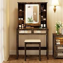 Small Room Vanity Ideas, Dressing Table Rustic, Small Room Vanity, Small Makeup Vanity, Rattan Drawers, Mirror Farmhouse, Small Makeup Vanities, Vanity Desk With Mirror, Makeup Vanity Lighting