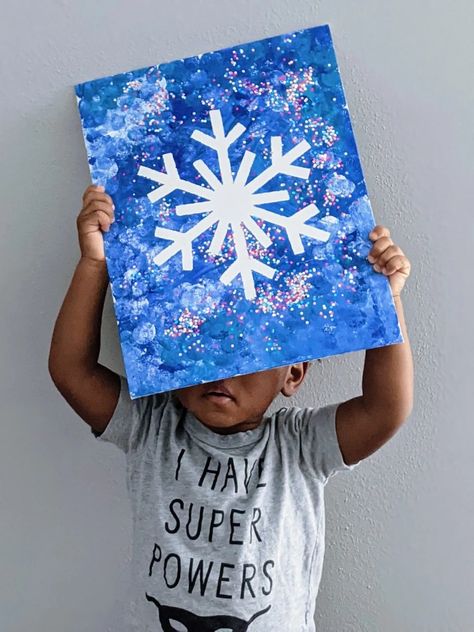 Snowflake Painting, Schnee Party, Snowflakes Art, January Crafts, Snowflake Craft, Simple Snowflake, Winter Art Projects, Toddler Art Projects, Paper Snowflake