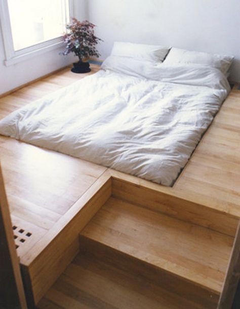 In this sunken bed. | 44 Amazing Places You Wish You Could Nap Right Now Minimalist Bedroom, Sunken Bed, Japanese Bed, Floor Bed, Bed Set, Cool Beds, Dream Bedroom, Design Case, New Room