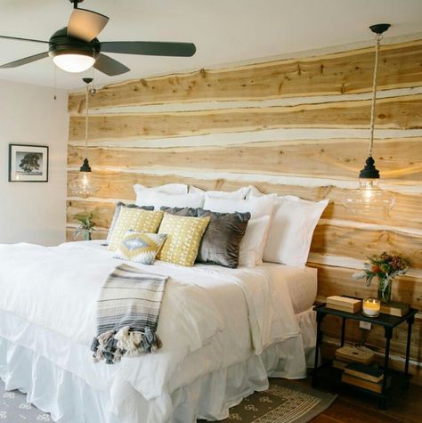 Fixer Upper season 3 Paw-Paw's House ❤ cedar plank wall+pendants Cedar Plank Wall, Fixer Upper Bedroom, Fixer Upper Bedrooms, Patterned Cushions, Cedar Walls, Fixer Upper House, Contemporary Bedroom Furniture, Deco Nature, Plank Walls