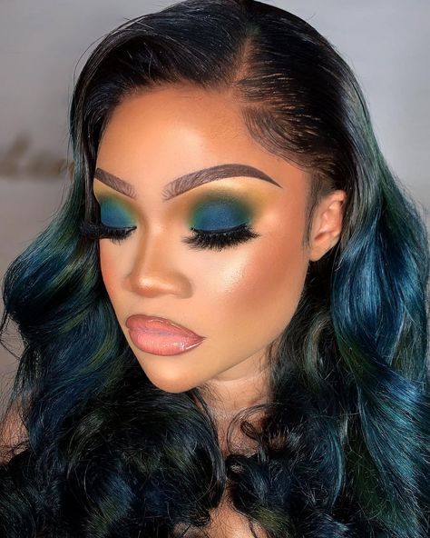 Cute Hair Colors, Eyebrow Makeup Tips, Makeup For Black Skin, Smokey Eyeshadow, Dark Skin Makeup, Beauty Makeup Tips, Makeup Photography, Flawless Makeup, Eyebrow Makeup